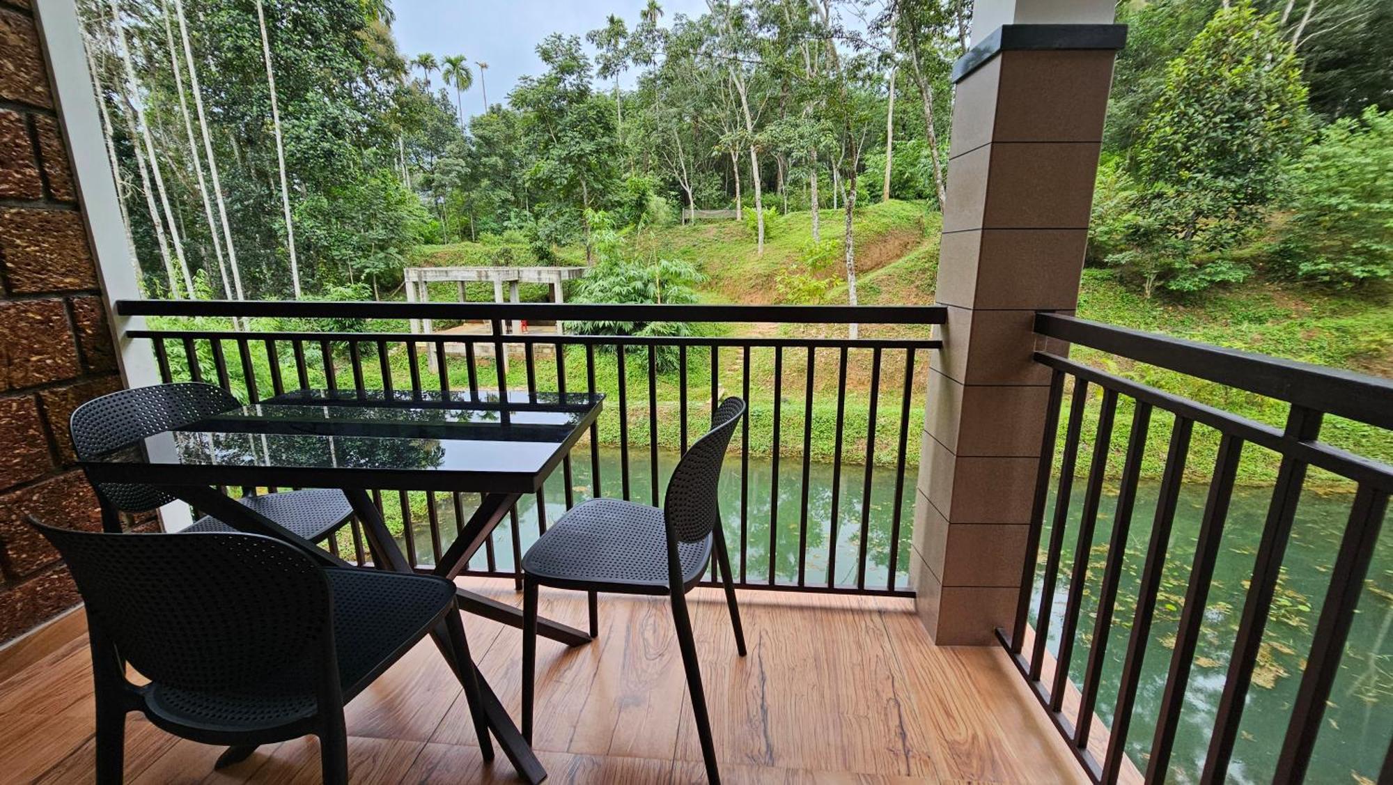 Casta Wild Resort Batheri 외부 사진